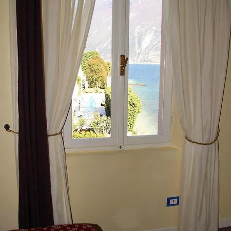 Romantica Hotel Limone sul Garda
